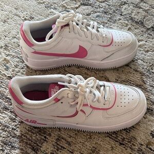 Nike | Air Force 1 White and Pink Sneakers